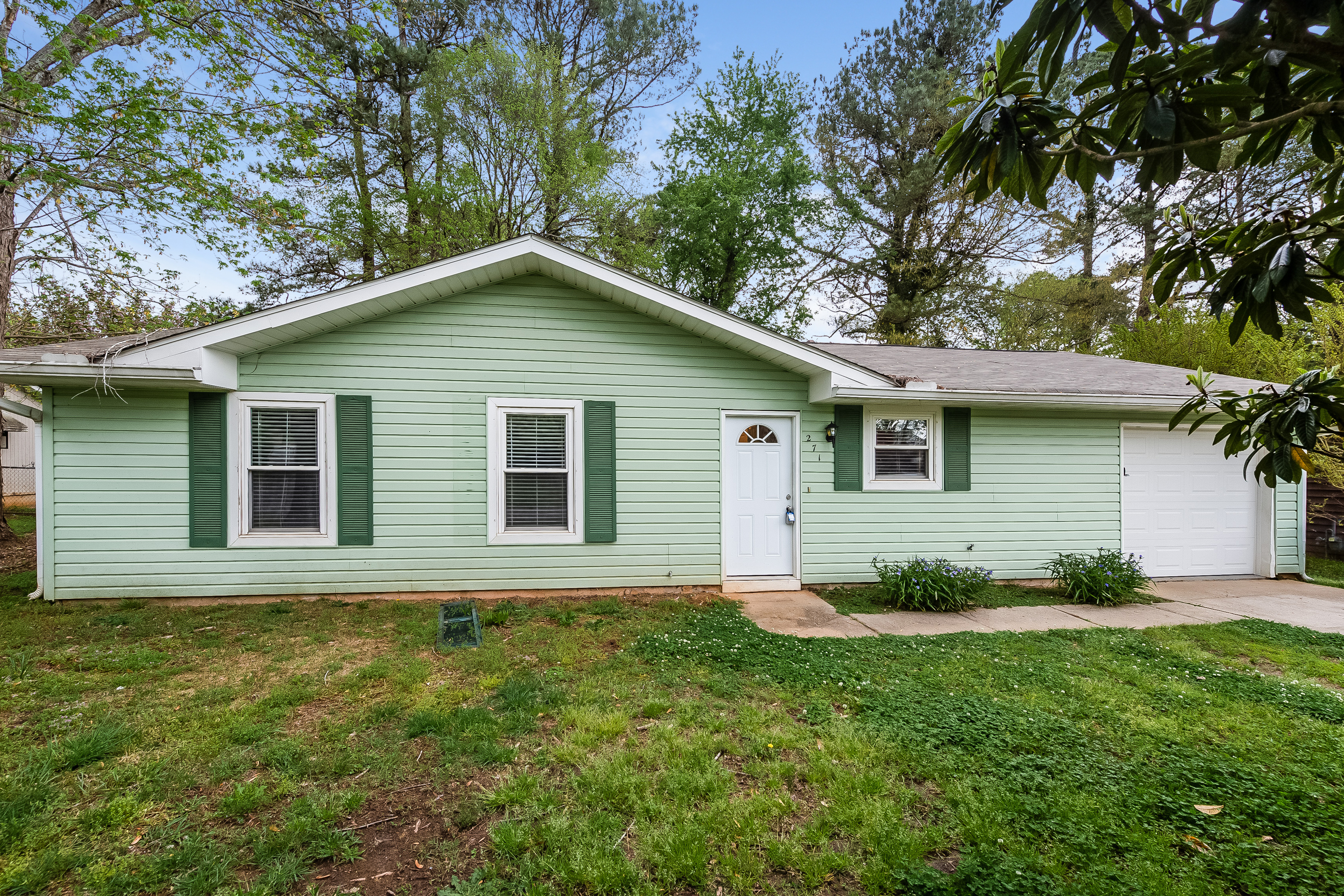 271 River Chase Dr Jonesboro, GA 30238